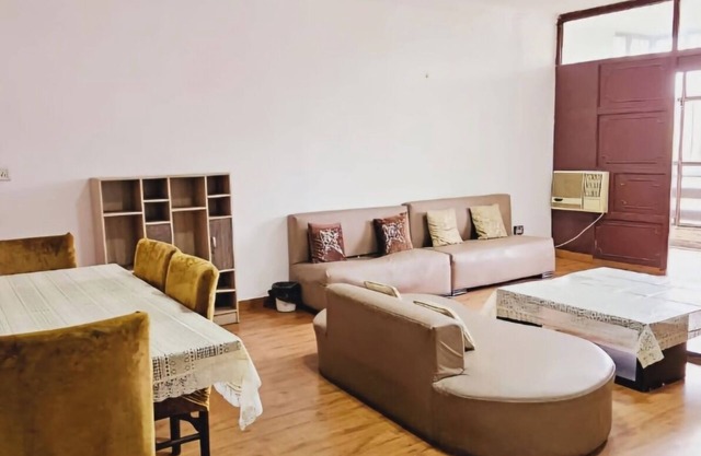 Spacious 4 BHK Apartment | Feels like 🏠