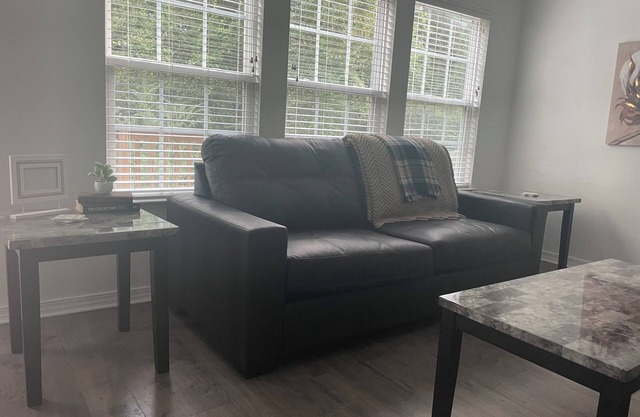 Spacious 5-bedroom house with AC, WiFi in charming Crestview