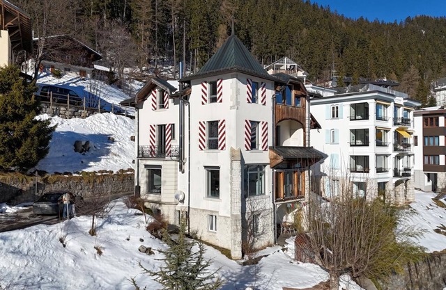 Spacious 5-bedroom resort in the charming alps village of Leysin, Switzerland