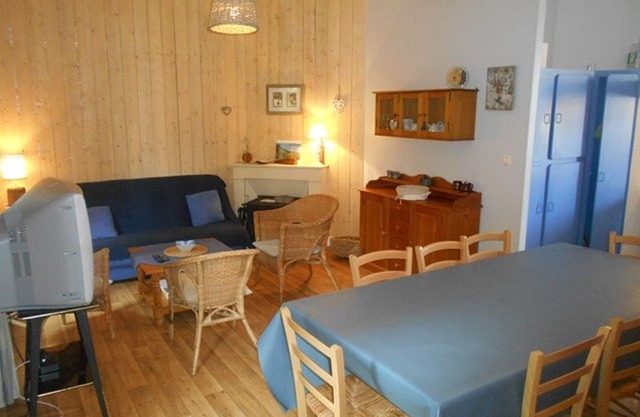 Spacious 5-Room Apartment for 9, Close to Ski Lift and Town Center, with Garden and Free Shuttle