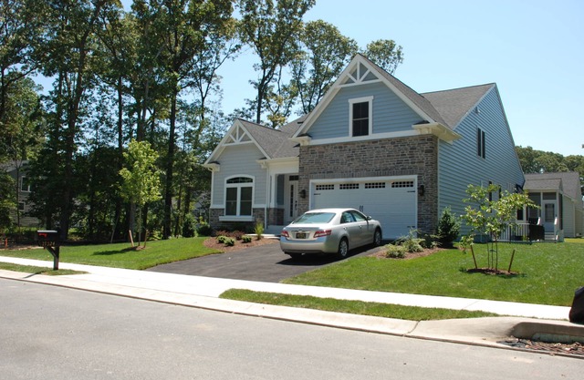 Spacious 5BR House, 2 pools, bike to beach, rec room, tennis & pickle