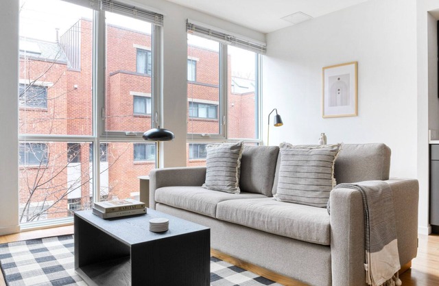 Spacious Allston Studio w/W/D & Gym, near Green Line, by Blueground