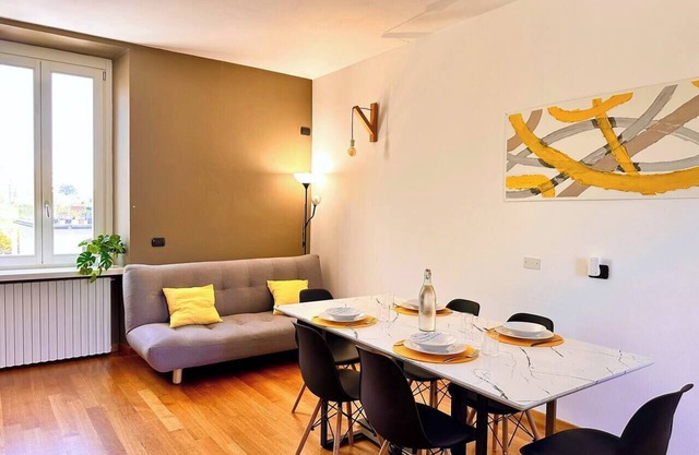 Spacious and bright apartment at the foot of the Upper Town - Parking space included