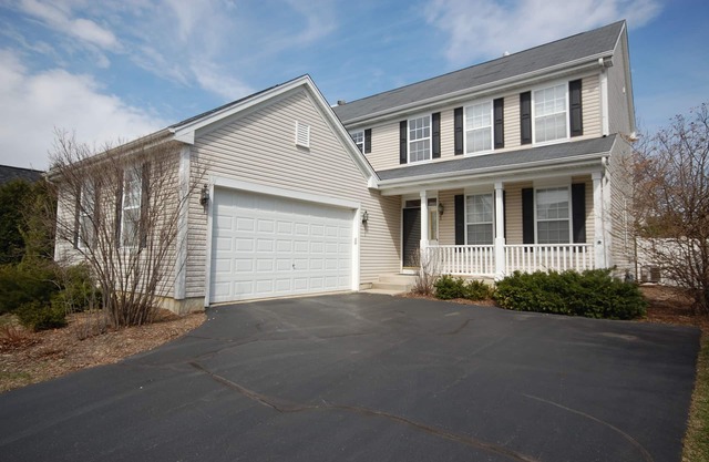 Spacious and comfortable 5 bedroom, 2 1/2 bath two miles from down town Geneva