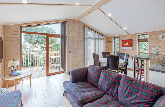 Spacious and tastefully presented lodge perfect for a family retreat.