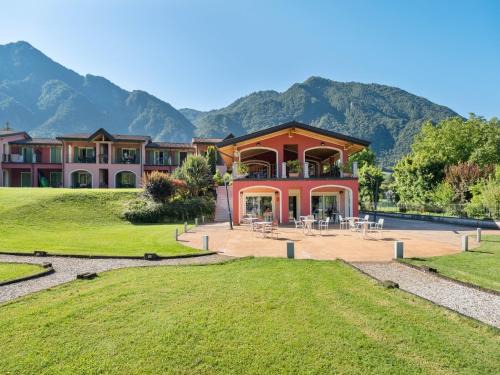 Spacious apartment in Idro with shared pool