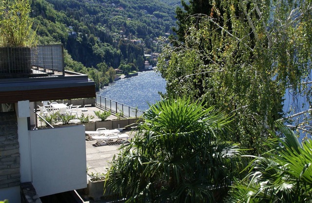 Spacious Apartment in Pognana Lario with Pool