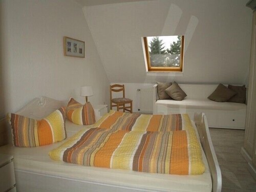 spacious apartment, quiet central location, 5 minutes walk to the beach