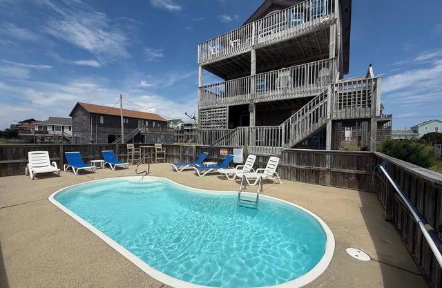 Spacious Beach Home w/Pool, Hot Tub, Game Room & Ocean Views