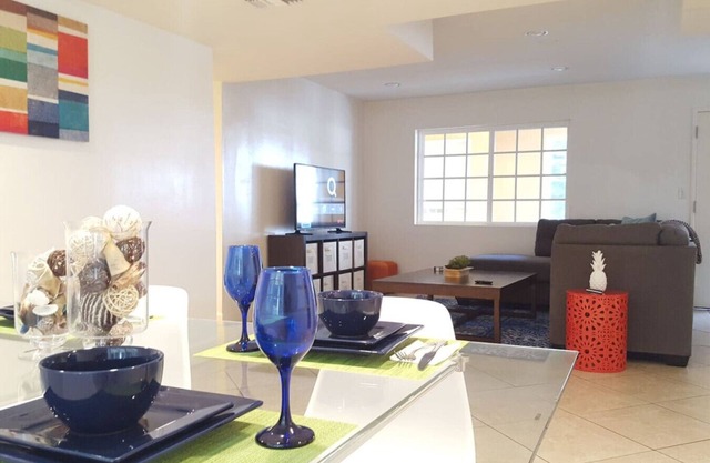 Spacious Beverly Hills 2 Bed w/Parking