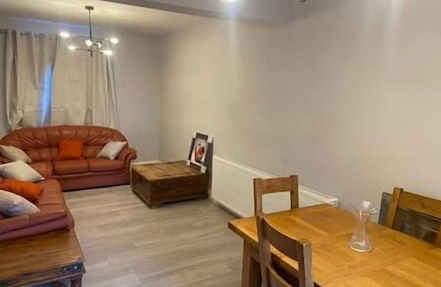 Spacious & Cozy 3 Bedroom Home in Bexleyheath