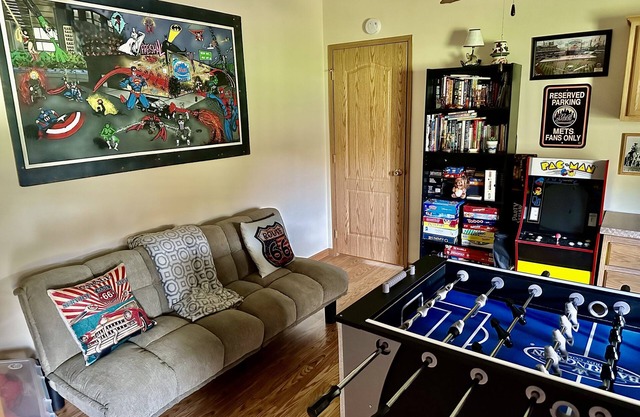 Spacious Cozy Getaway in the Catskills: King bed/Game Room