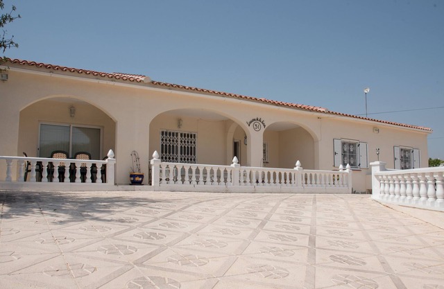 Spacious, detached 4 bed villa, sleeps 10-12, large private pool