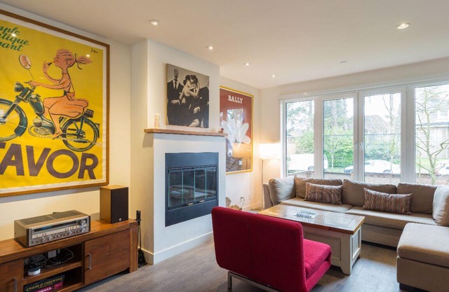 Spacious Family-Friendly Home Near UBC—Hot Tub, Sauna & A/C