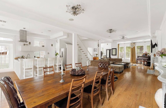 Spacious Family-Friendly Getaway—Sleeps 10, 5 Bedrooms, 3.5 Bath