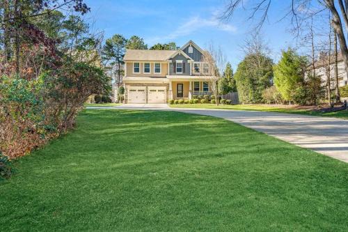 Spacious Family Getaway ~ Fire Pit~ Private Office