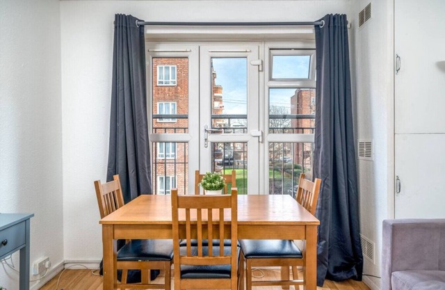 Spacious Flat in Dalston