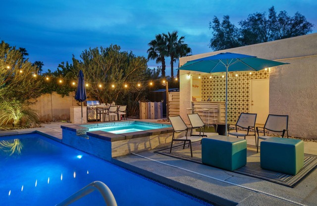Spacious High Ceiling Desert Oasis
