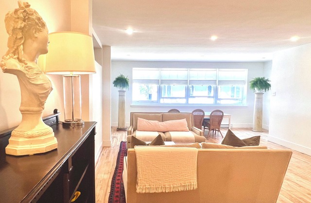 Spacious historic downtown Halifax apartment