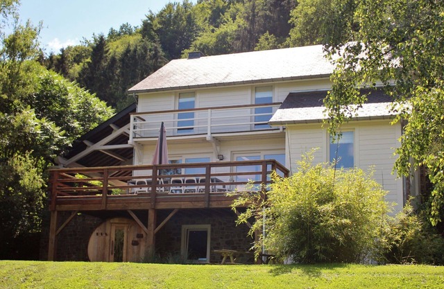 Spacious Holiday Home in Rendeux with Sauna