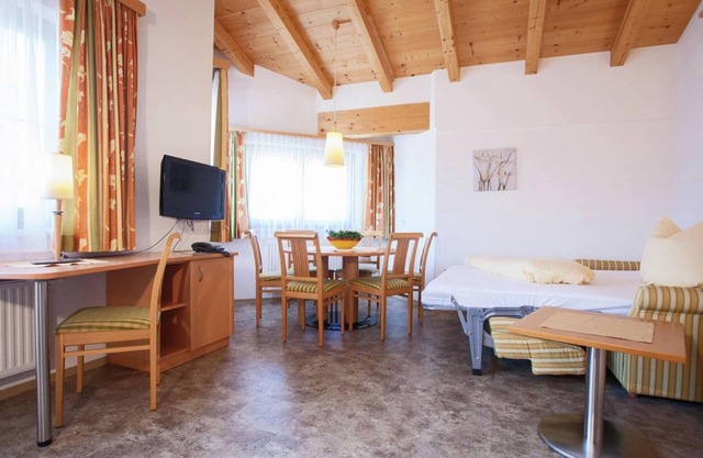 Spacious holiday flat with sauna in Stumm