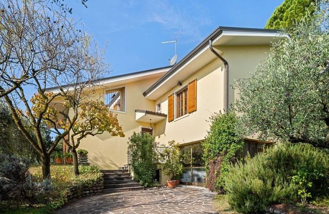 Spacious Holiday Home in Marciaga with Garden