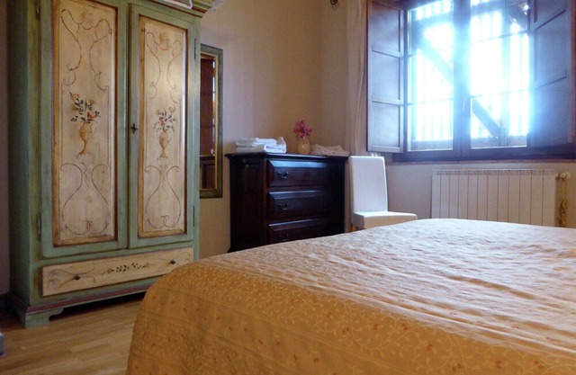 Spacious Holiday Home in Montecarelli with Pool