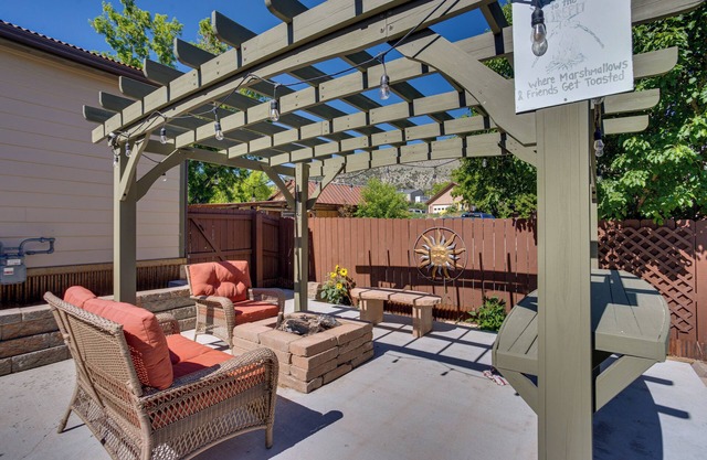 Spacious Home w/Deck: 5 Mi to Ridgway State Park!