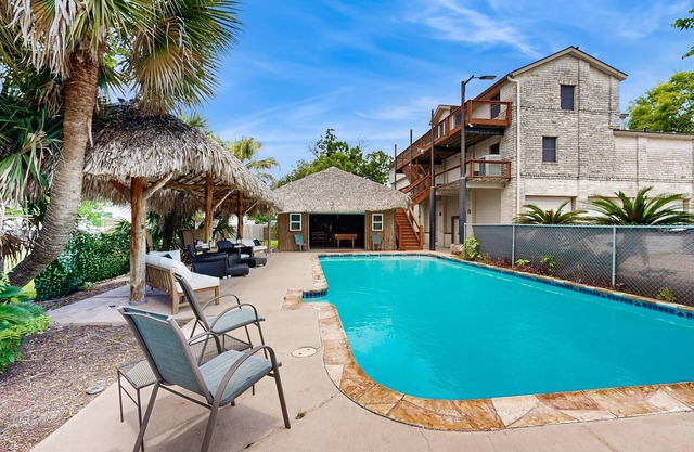 Spacious home with full kitchen, patio, private pool and game room, pool table
