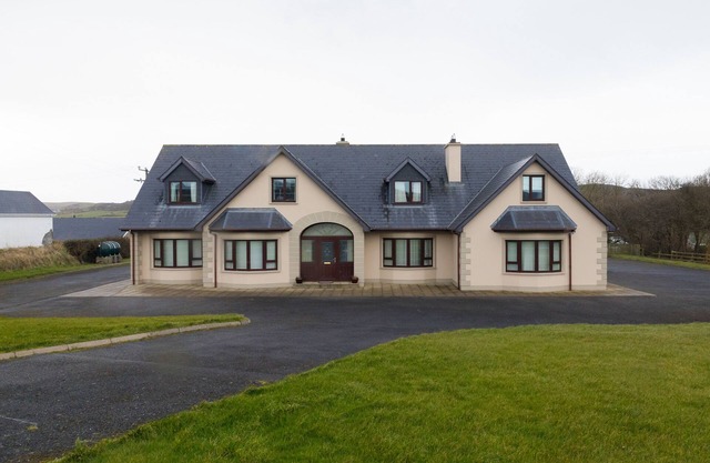 Spacious House in beautiful Malin Head