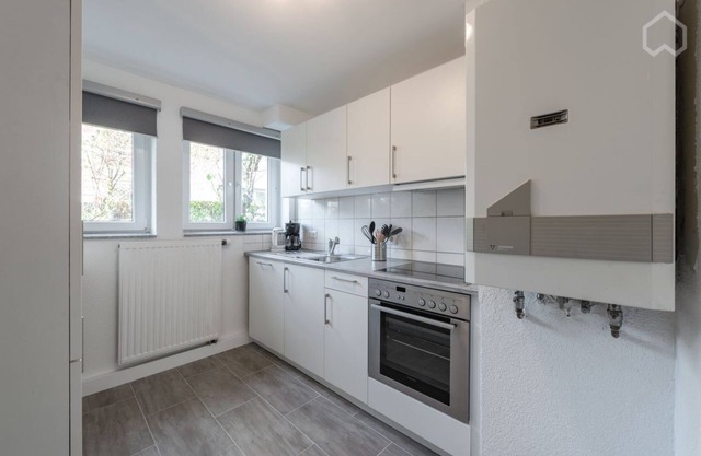 Spacious inner city apartment, quiet and clean