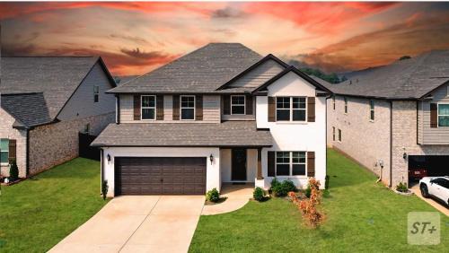 Spacious Modern Retreat Near Downtown EV