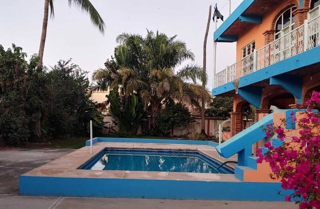 Spacious 6-bedroom house in beautiful La Peñita de Jaltemba with WiFi, AC
