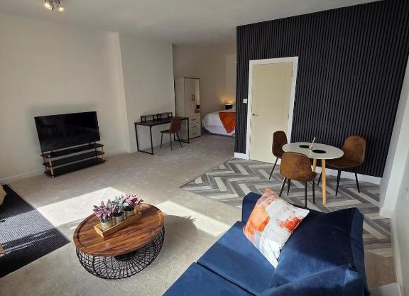 Spacious New Studio in Blackburn Town Centre