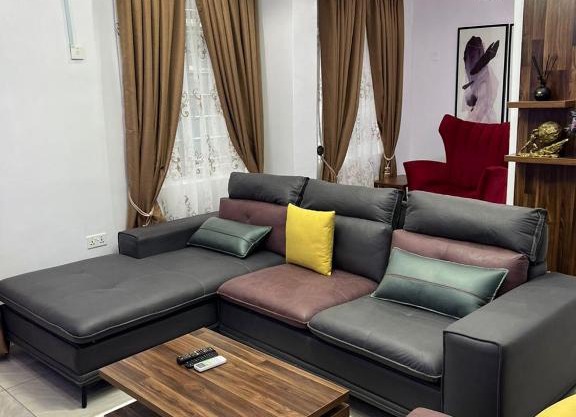 Spacious one bedroom apartment Alagomeji