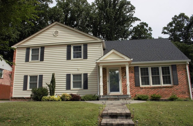 Spacious Potomac Haven Near DC – Walkable, Cozy, and Perfect for Remote Work!