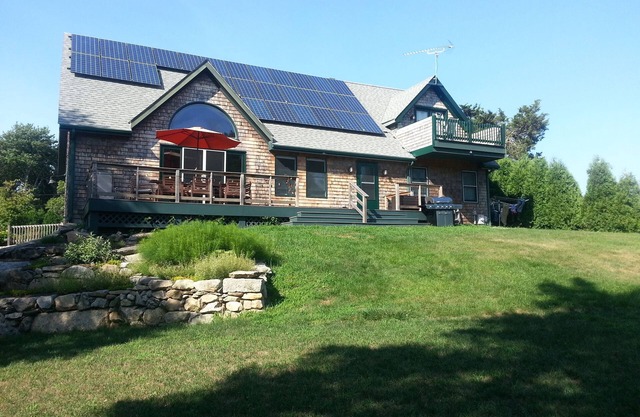 Spacious Solar Powered Beach Vacation Home - Family Friendly - Sleeps 12+