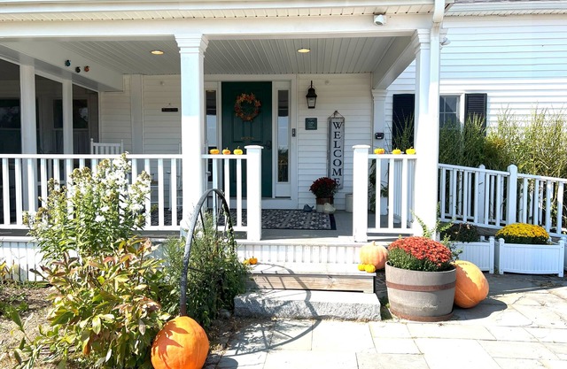 Spacious Suite in a farm setting-20 mins to the ocean-#2-Abbott Brook Inn