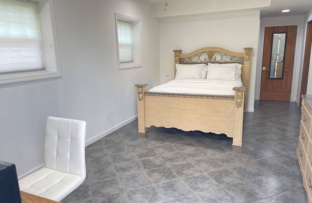 “Spacious Suite Near Princeton” with “Private Bath In The Room”