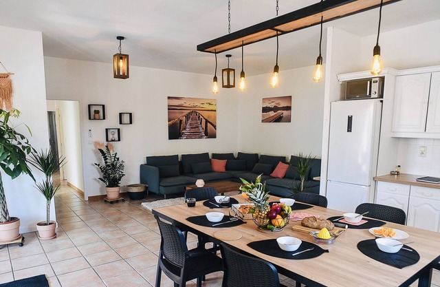 Spacious T5, terrace, near center, private parking