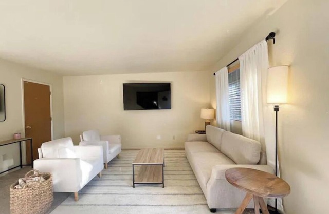 Spacious townhome in Sonora