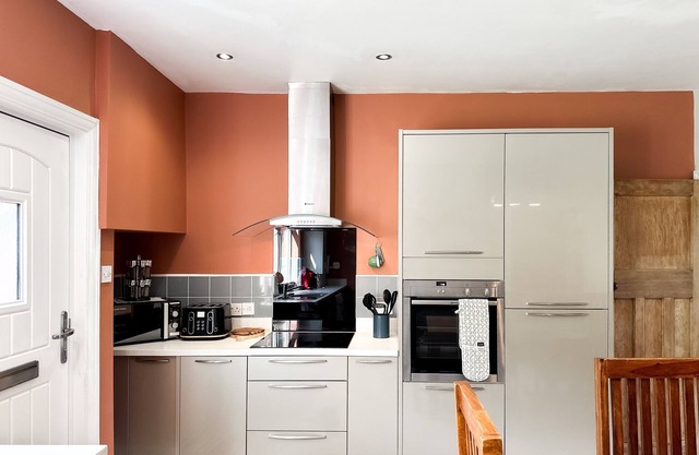 Spacious Townhouse ✹OFFERS ON LONG BOOKINGS ✹Business or Contractors✹