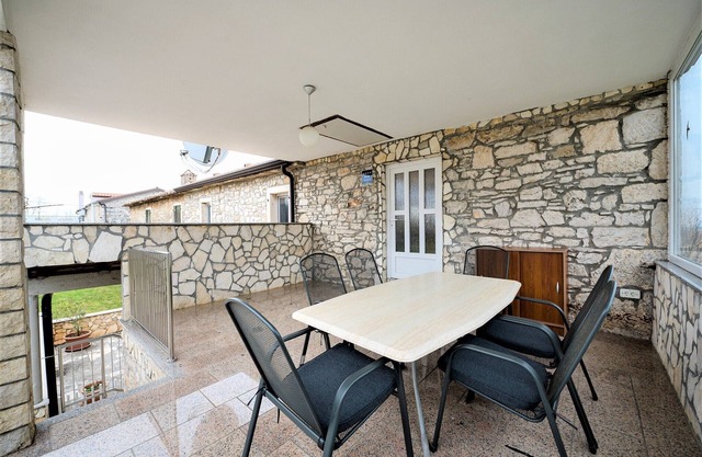Spacious two bedroom apartment on Parenzana bike trail