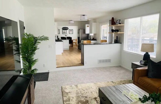 Spacious updated CWS/Corporate rental 4 BR|2.5 BA