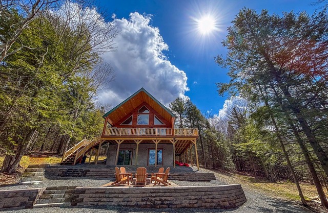 Sparrowhawk Lake Log Estate With Firepit Lakefront