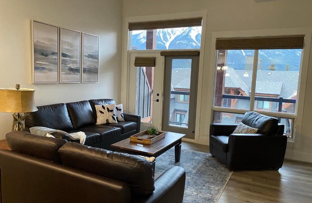 Spectacular Penthouse With Amazing Views, Indoor Pool and Hot tub