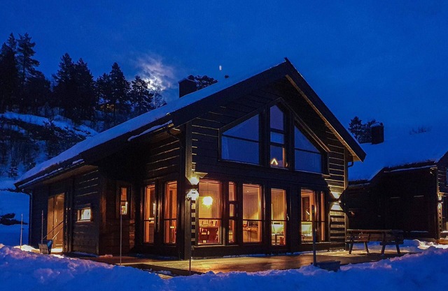 Spend a relaxing holiday close to nature in this inviting holiday home.