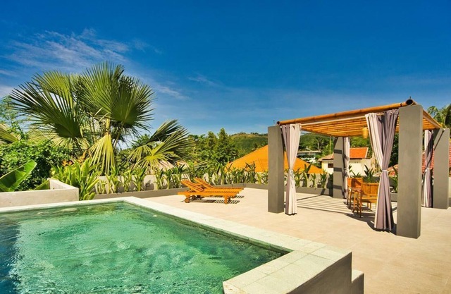 Splendid Villa, Dalai Home offers a unique stay for a dream vacation.