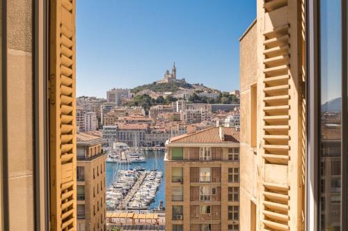 Splendide vue sur ND de la Garde et le Vieux Port