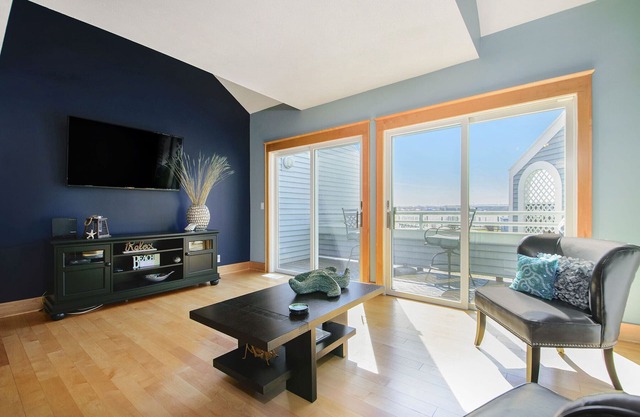 Spring Lake Waterfront Condo-Perfect Family Getaway